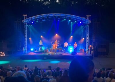 Niels Geusebroek sings “Coldplay”